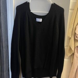 Old Navy Women's V-Neck Black Sweater